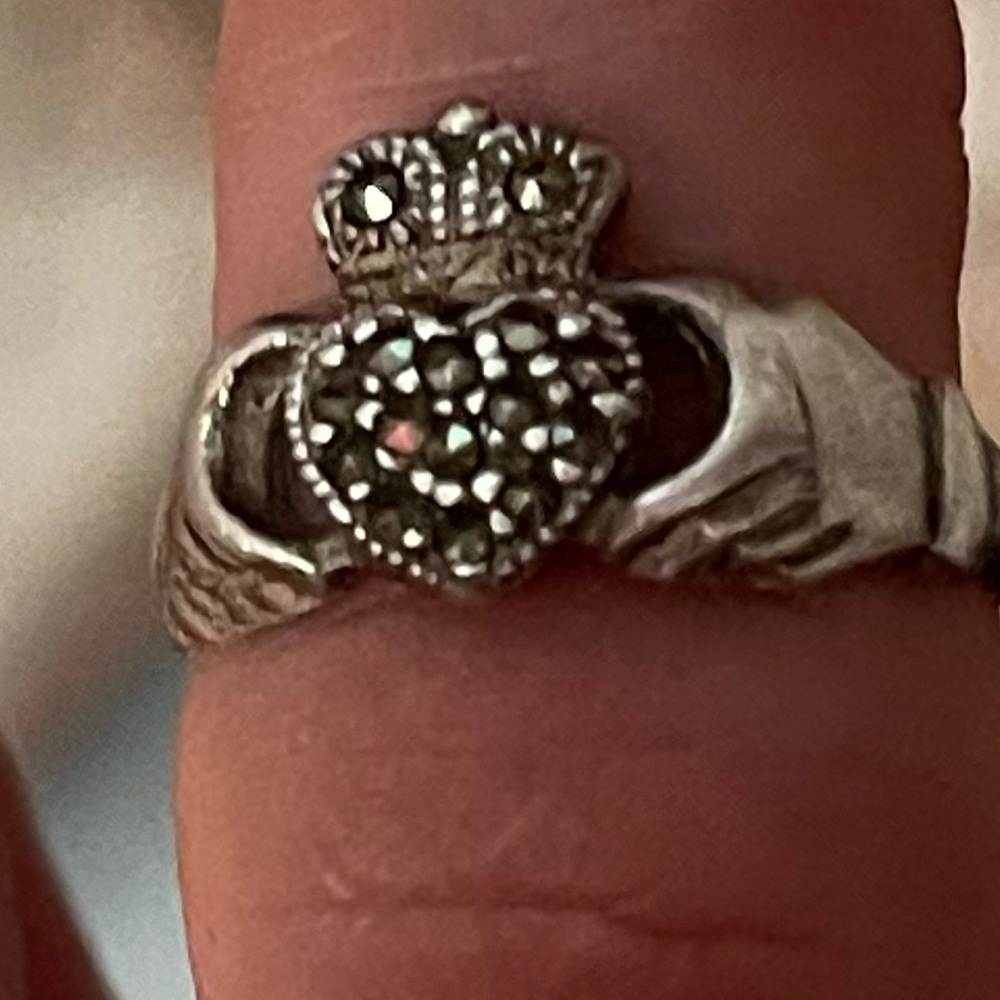 Silver Marcasite Claddagh Ring Size 5 - Picture 6 of 6